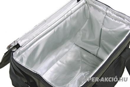 A hűtő táska nyitott állapotban jól látható az impregnált réteg.